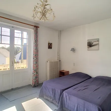 Maison De Caractere Avec Jardin, A 300m De La Et Commerces - Fr-1-361-60 *